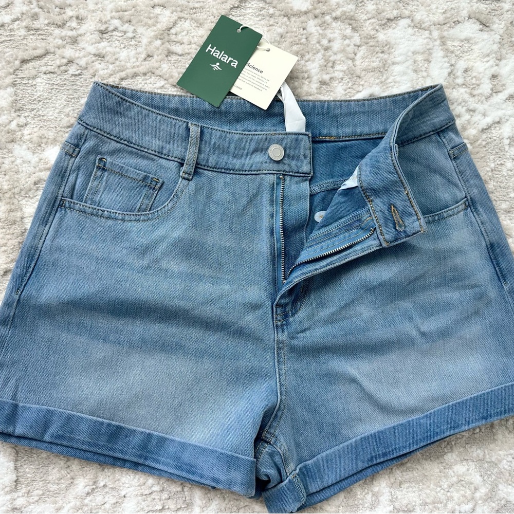 Halara Flex High Waisted Rolled Cuffed Hem Stretch Denim Shorts Size M